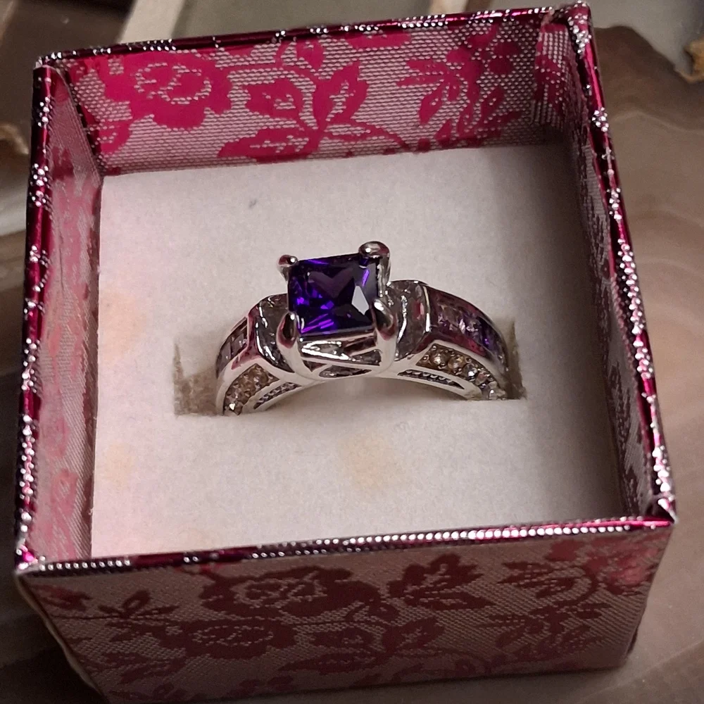 Sterling Silver Purple Square-Cut Gemstone Ring